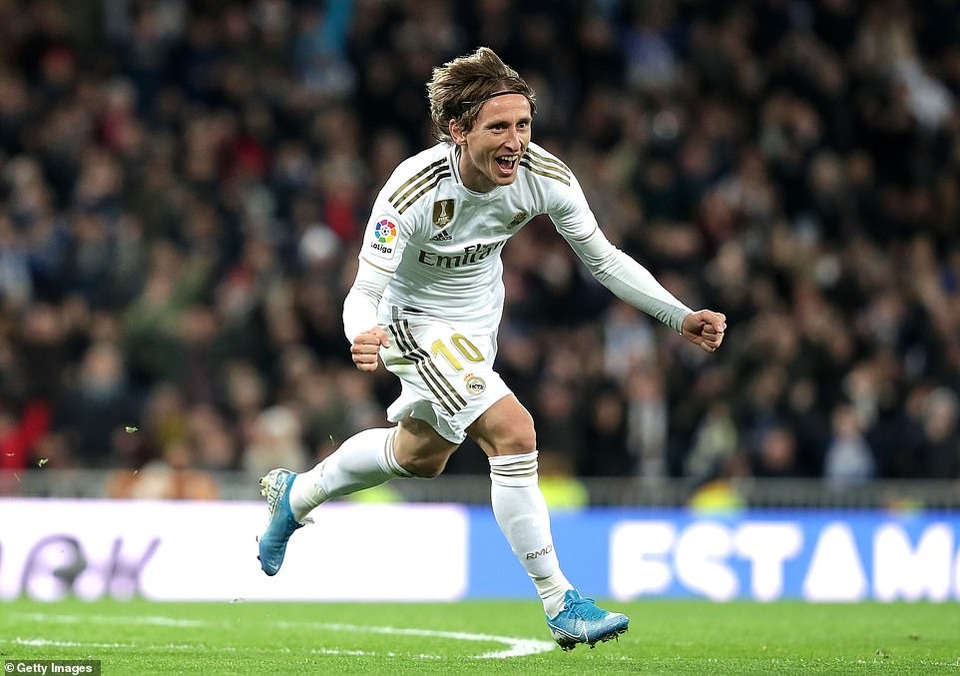 Ngược dòng hạ Sociedad, Real Madrid áp sát Barcelona - 7 Ngược dòng hạ Sociedad, Real Madrid áp sát Barcelona - 7