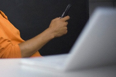 Chủ đề: Đồng nghiệp của chồng tán tỉnh tôi