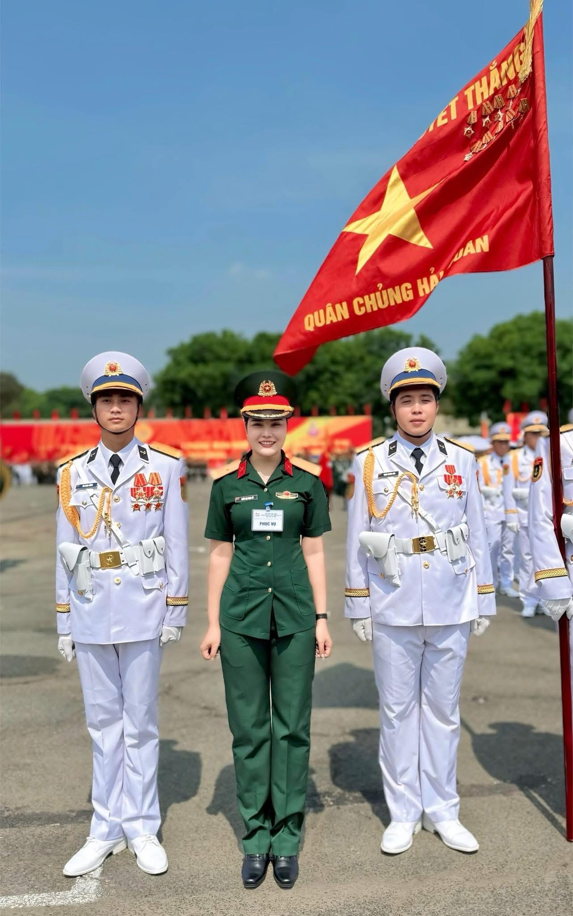 Nữ Thiếu tá có giọng đọc chạm trái tim ở A80: Xinh như hoa hậu, cao 1,7m - 5 Nữ Thiếu tá có giọng đọc chạm trái tim ở A80: Xinh như hoa hậu, cao 1,7m - 5