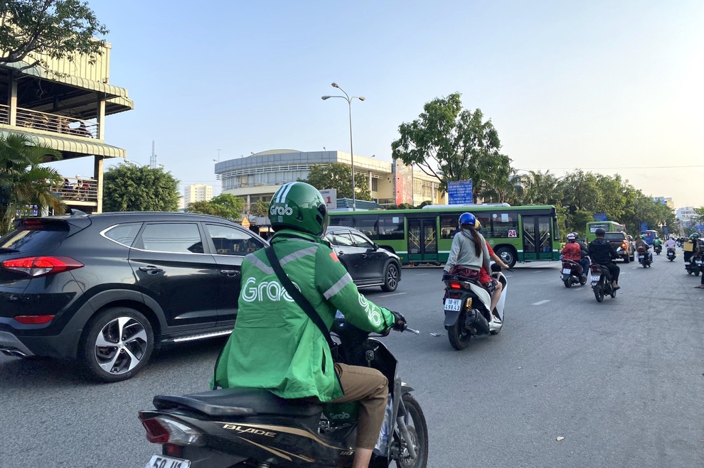 Shipper được hoạt động tại TPHCM trong 15 ngày áp dụng Chỉ thị 16 - 1 Shipper được hoạt động tại TPHCM trong 15 ngày áp dụng Chỉ thị 16 - 1