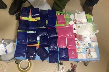 Tóm gọn “nữ quái” cùng  gần 4.500 viên ma túy tổng hợp