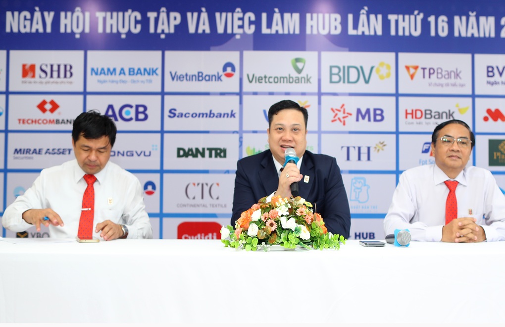 Dự kiến tuyển 7.000 ứng viên tại Ngày hội thực tập, việc làm Đại học Ngân hàng TPHCM - 2 Dự kiến tuyển 7.000 ứng viên tại Ngày hội thực tập, việc làm Đại học Ngân hàng TPHCM - 2