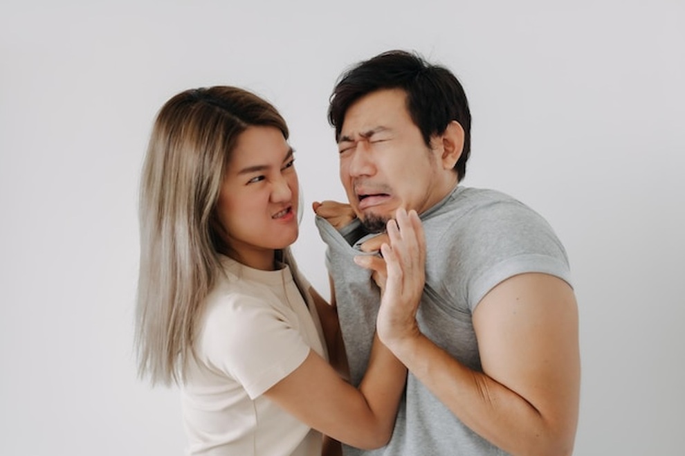Tôi bị hai bên nội ngoại chỉ trích vì... đánh chồng - 1