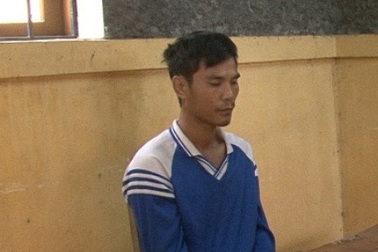 Kẻ có 3 tiền án lao thẳng xe máy vào chiến sỹ Cảnh sát giao thông