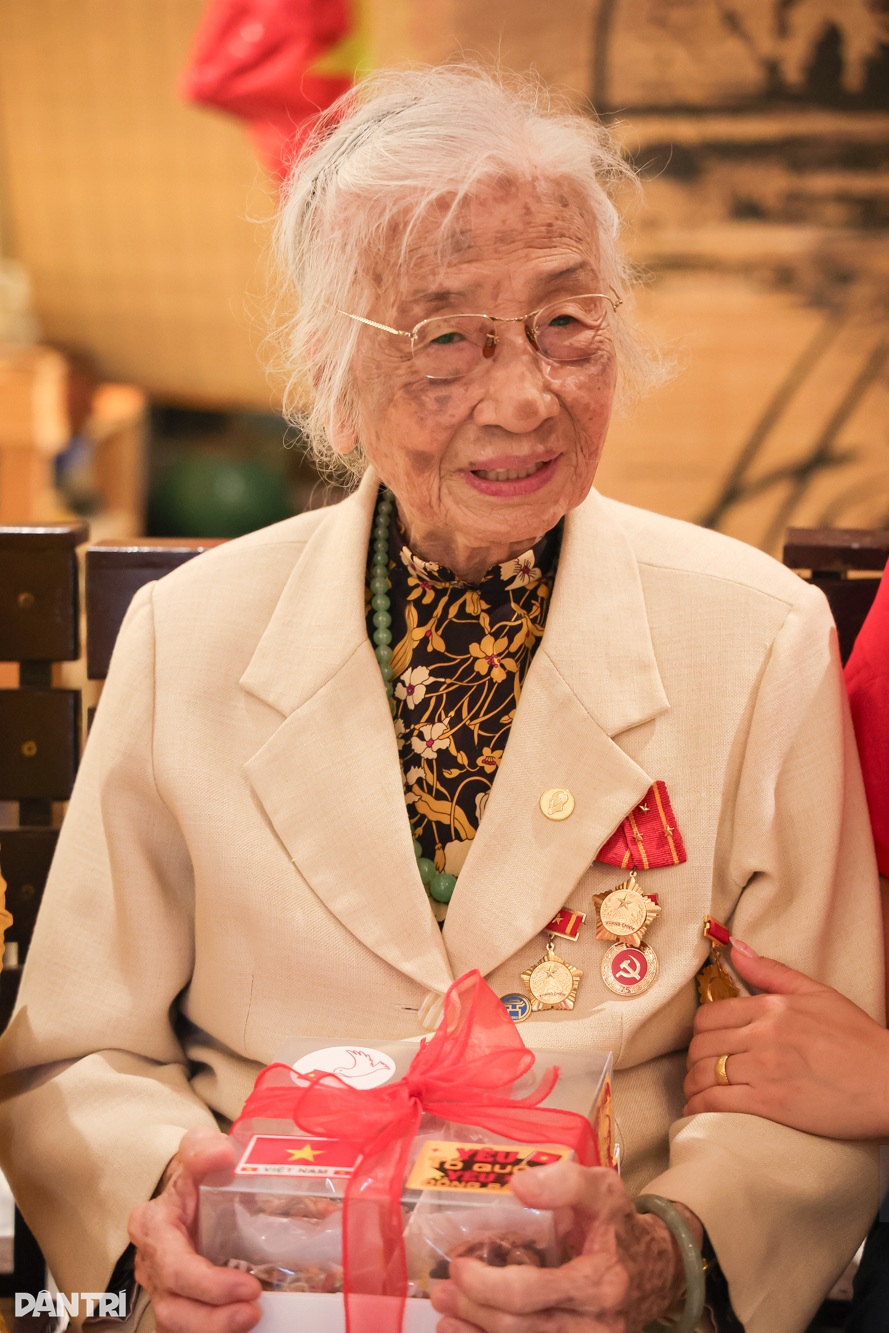 Chuyện về ngôi nhà đặc biệt từng bí mật đón Bác Hồ về ở trước 2/9/1945 - 3 Chuyện về ngôi nhà đặc biệt từng bí mật đón Bác Hồ về ở trước 2/9/1945 - 3