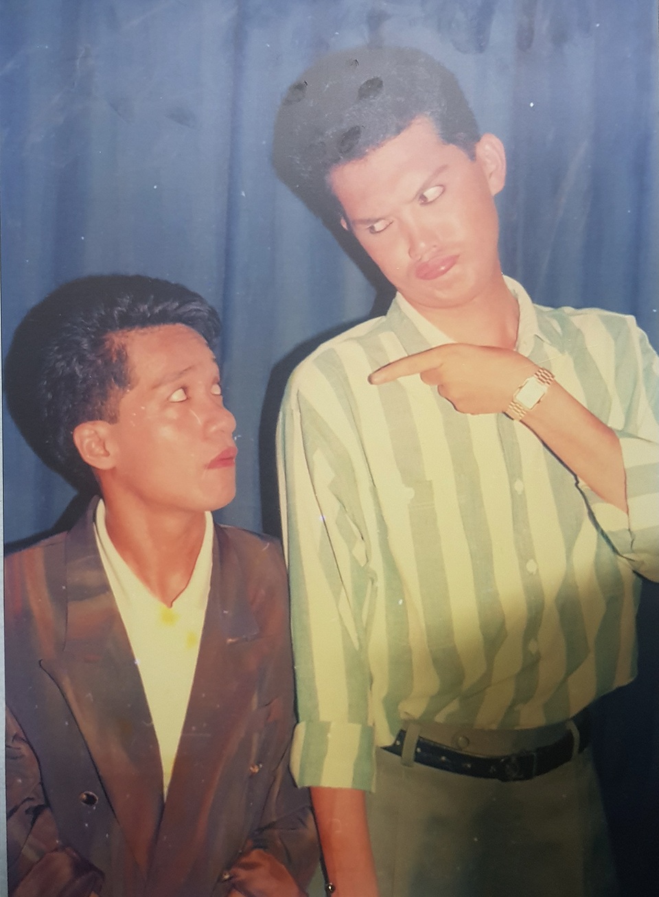 Nhiều nghệ sĩ xúc động nhìn lại ký ức qua triển lãm sân khấu - 17