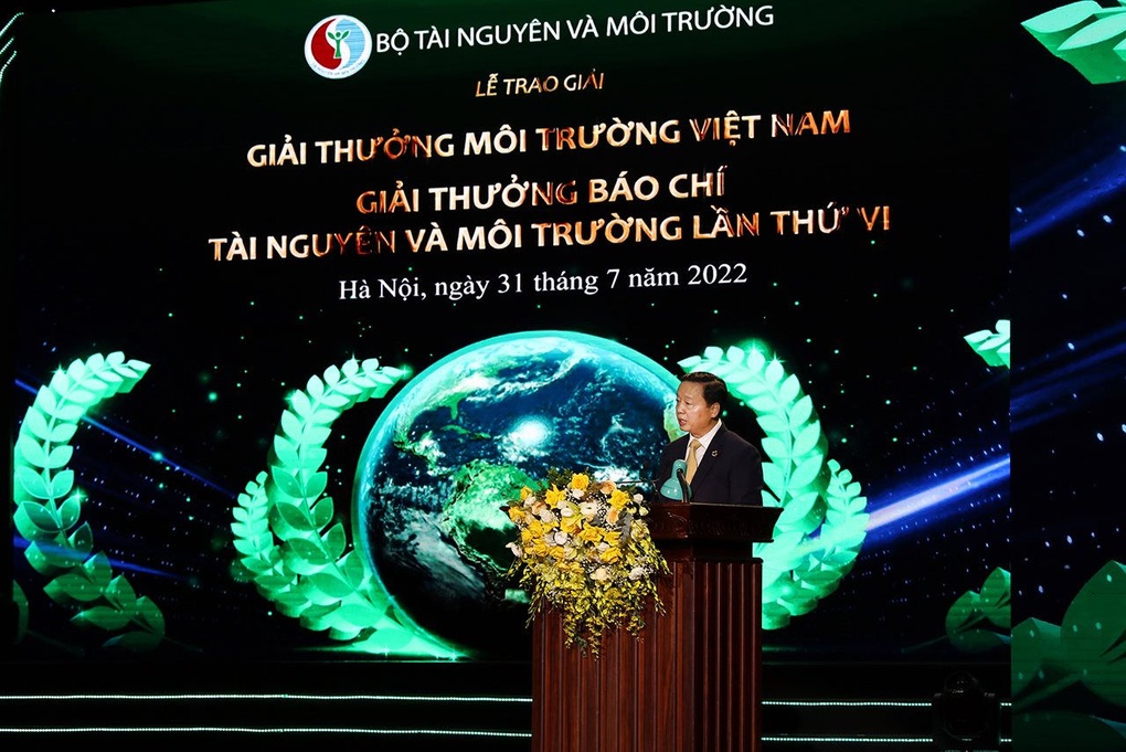 Cô bé kêu gọi không thả bóng bay khai giảng nhận giải thưởng môi trường - 1 Cô bé kêu gọi không thả bóng bay khai giảng nhận giải thưởng môi trường - 1