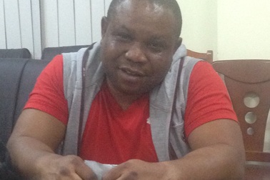 Bắt ông Tây da đen lừa hàng trăm phụ nữ Việt hàng chục tỷ đồng