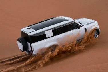 Land Rover Defender 130 mới siêu dài, thiết kế 8 chỗ ngồi