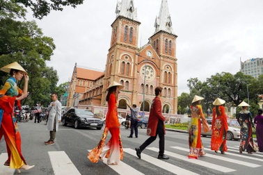 Khách du lịch nội địa tăng, TPHCM thu gần 30.000 tỷ đồng