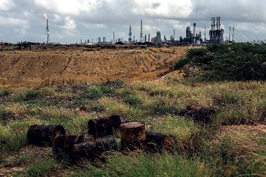 Sản lượng dầu thô thấp nhất 74 năm, Venezuela điêu đứng