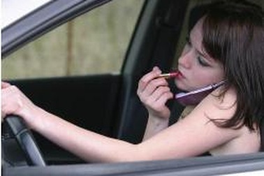 Video: Những phụ nữ lái xe tệ nhất thế giới