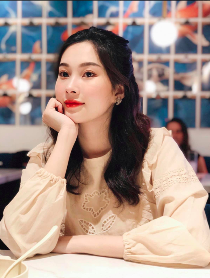 Có ai như mẹ bỉm Đặng Thu Thảo: Lên cân, gương mặt mũm mĩm hẳn ra nhưng lại càng thêm căng tràn sức sống - Ảnh 4. Có ai như mẹ bỉm Đặng Thu Thảo: Lên cân, gương mặt mũm mĩm hẳn ra nhưng lại càng thêm căng tràn sức sống - Ảnh 4.