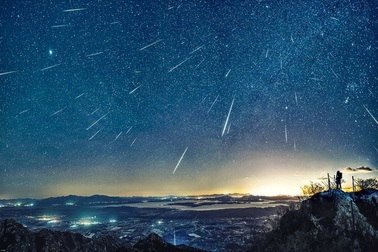 Đón mưa sao băng đầu tiên của năm mới