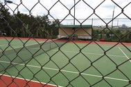 Doanh nghiệp góp tiền làm sân tennis để... lãnh đạo xã chơi?