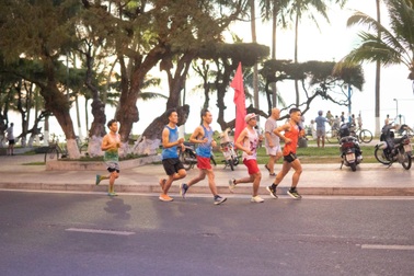Tỉnh đoàn Khánh Hòa: Unique Nha Trang H-Marathon truyền năng lượng tích cực cho 5.000 runner