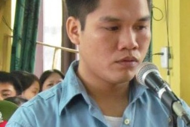 Giữ gái làng bằng... lưỡi lê, lĩnh án 7 năm tù 