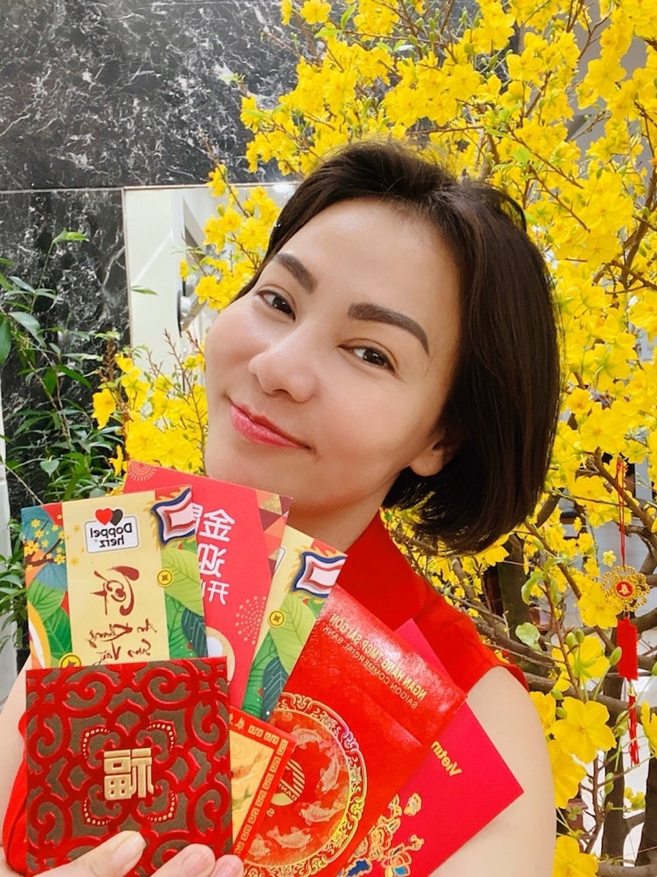 Sao Việt đi đâu, làm gì ngày đầu năm? - 23