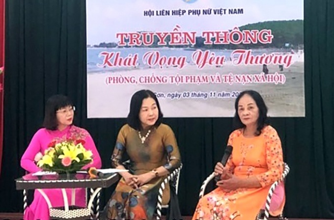 Một buổi truyền thông về phòng chống tội phạm và tệ nạn xã hội ở quận Đồ Sơn, Hải Phòng do Hội LHPN Việt Nam tổ chức