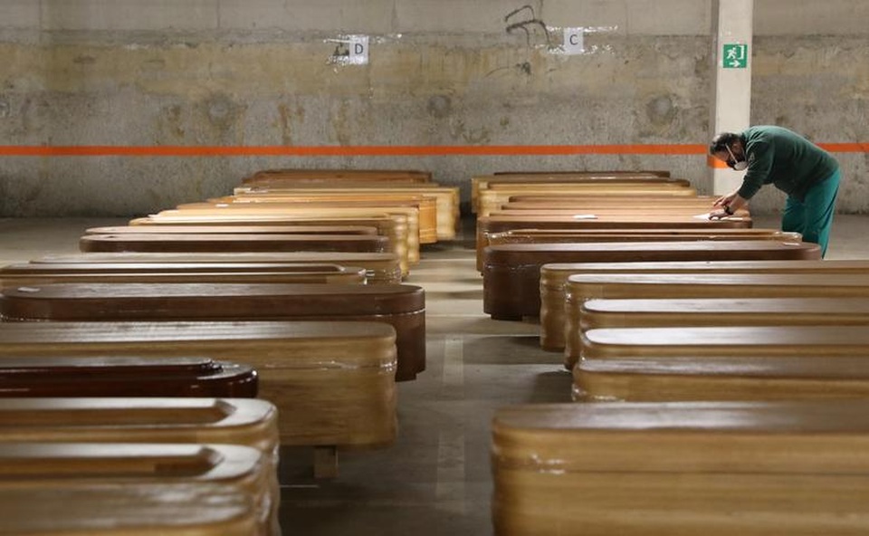 Nạn nhân Covid-19 ra đi trong đơn độc - 3 Nạn nhân Covid-19 ra đi trong đơn độc - 3
