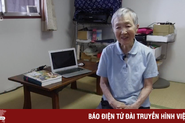 Cụ bà 82 tuổi vẫn duy trì nghề lập trình viên