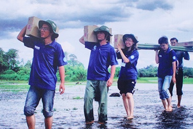 Hình ảnh ấn tượng 15 năm tình nguyện của thanh niên Việt