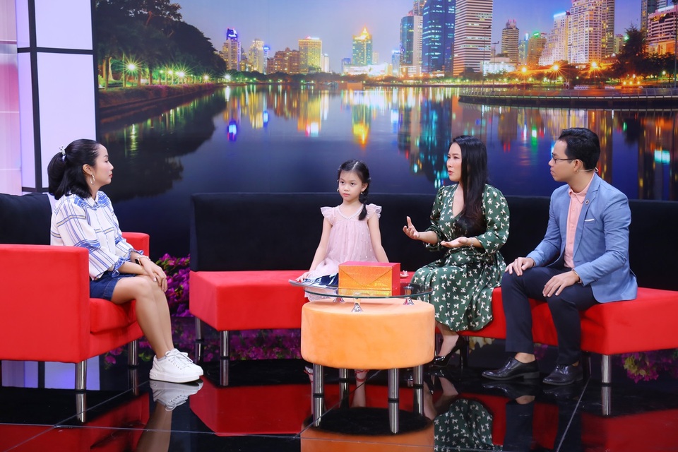 NSƯT Vân Khánh ngỡ ngàng khi bị con gái 8 tuổi “kể xấu” trên truyền hình - 1 NSƯT Vân Khánh ngỡ ngàng khi bị con gái 8 tuổi “kể xấu” trên truyền hình - 1