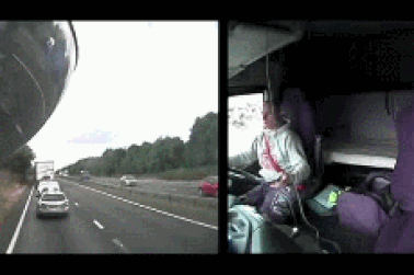 Tài xế xe tải gây tai nạn kinh hoàng vì vừa lái xe vừa dùng điện thoại