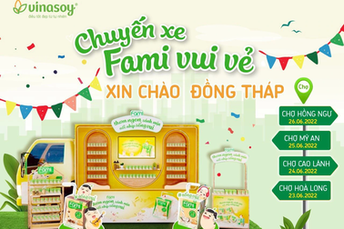 Chuyến xe Fami vui vẻ tiếp tục hành trình mang ngàn niềm vui bất ngờ đến với người dân Đồng Tháp