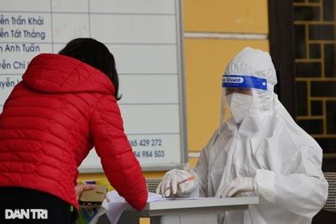 Hà Nội "chốt" 3 bước để công nhận F0, cấp giấy hưởng BHXH