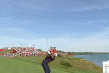 Ryder Cup khởi đầu sôi nổi với ưu thế tạm nghiêng về phía đội Mỹ