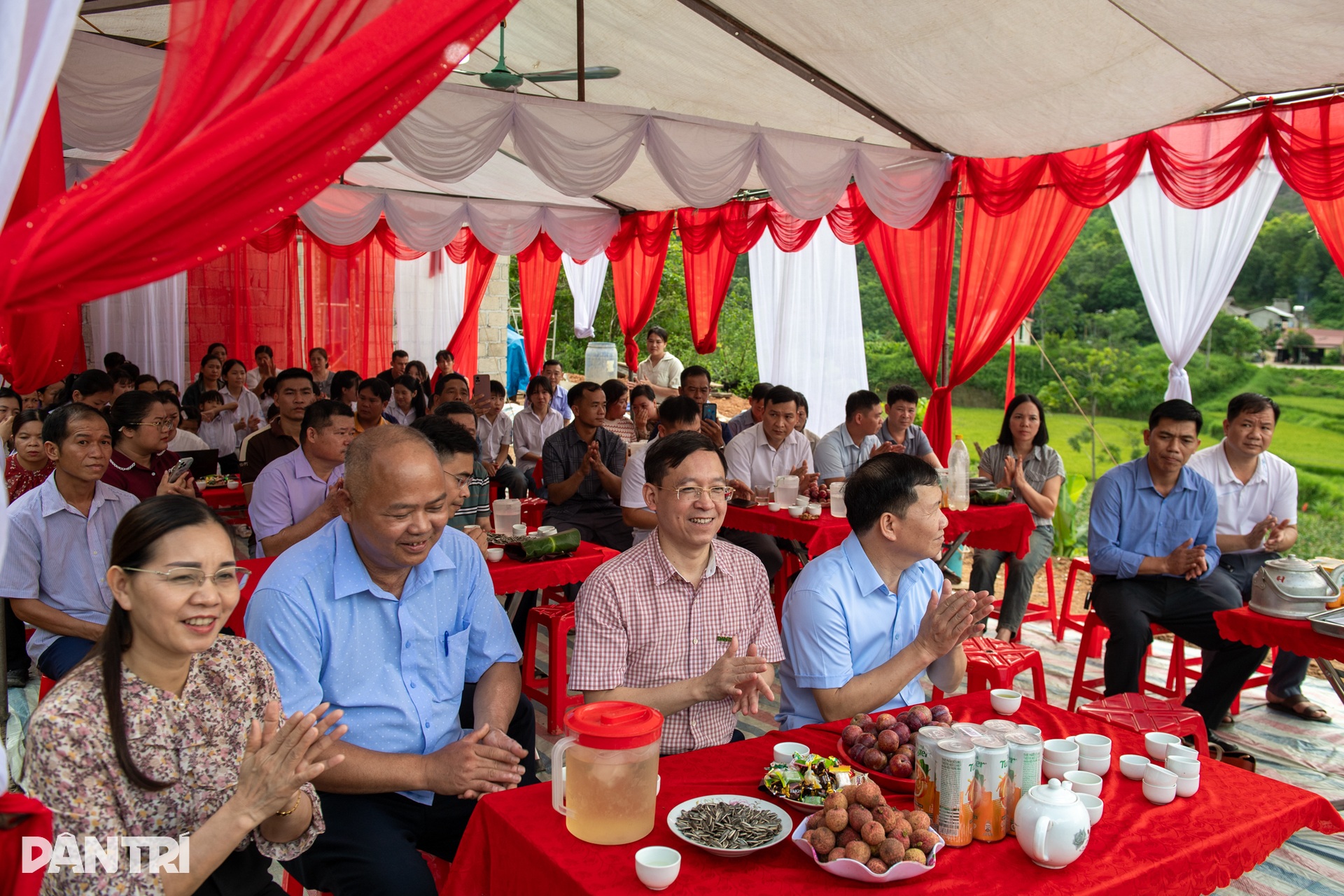 Tình người lan tỏa trong từng ngôi nhà Nhân ái ở Na Rì, Bắc Kạn - 2 Tình người lan tỏa trong từng ngôi nhà Nhân ái ở Na Rì, Bắc Kạn - 2