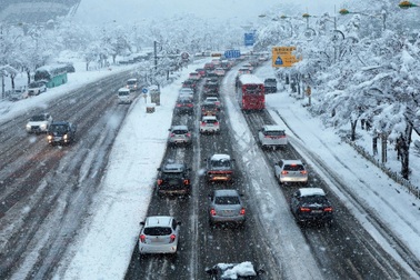 4 người thiệt mạng, hàng loạt chuyến bay bị hủy vì tuyết dày bao phủ Seoul