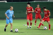 Đội tuyển Việt Nam "mổ băng" Trung Quốc, không ngại cầu thủ nhập tịch