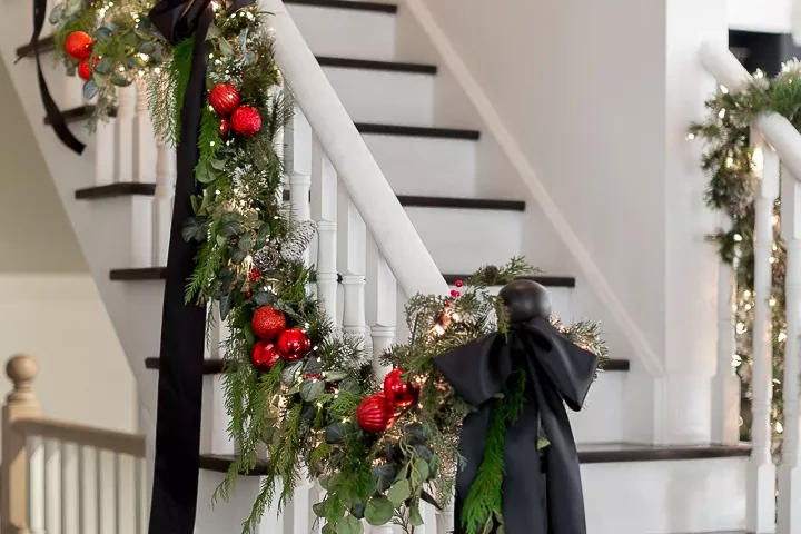 ເຈົ້າຄວນໃຊ້ສີໃດເພື່ອຕົບແຕ່ງສໍາລັບວັນຄຣິດສະມາດນອກຈາກສີຂຽວແລະສີແດງ? - 2 Dùng màu gì để trang trí dịp Giáng sinh ngoài 2 màu xanh, đỏ? - 2