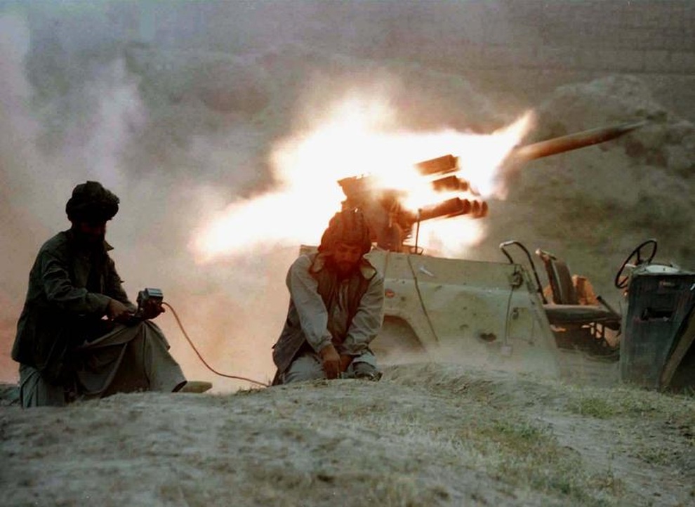 Taliban kiểm soát Afghanistan sau 20 năm nuôi mộng hồi sinh quyền lực - 2 Taliban kiểm soát Afghanistan sau 20 năm nuôi mộng hồi sinh quyền lực - 2