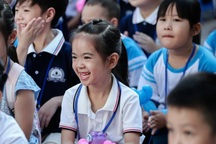 Những cuốn sách hay mùa tựu trường: Vì sao sách thú vị hơn điện thoại?