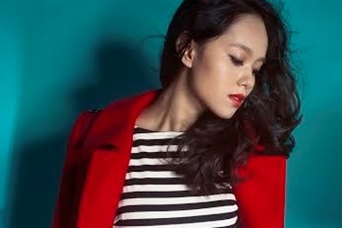 Á quân Vietnam Idol 2012 “lạ lẫm” cùng sắc màu đỏ đen