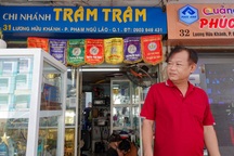 Phố "khen thưởng" sầm uất nhất ở TPHCM ế ẩm, chủ tiệm chờ trả mặt bằng