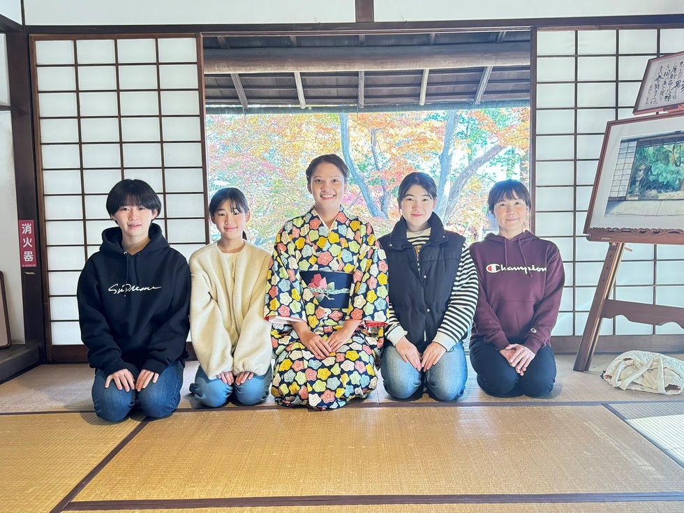 Nữ thiếu úy, bác sĩ là công dân trẻ tiêu biểu TPHCM, từng tới 20 quốc gia - 12 Nữ thiếu úy, bác sĩ là công dân trẻ tiêu biểu TPHCM, từng tới 20 quốc gia - 12