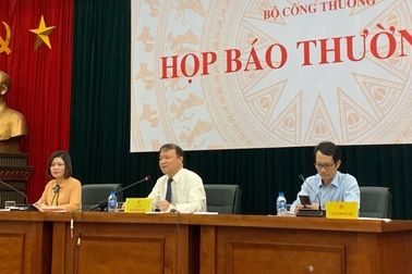 Vụ Big C bất ngờ dừng nhập hàng may mặc Việt Nam: "Chỉ tạm dừng trong 15 ngày"