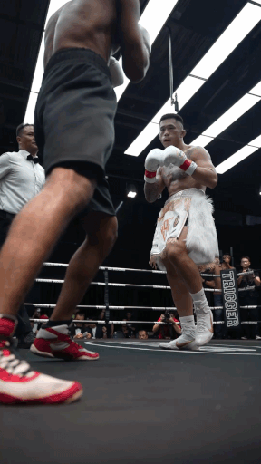 Martin Nguyễn hạ knock-out đối thủ, thắng trận ra mắt boxing chuyên nghiệp