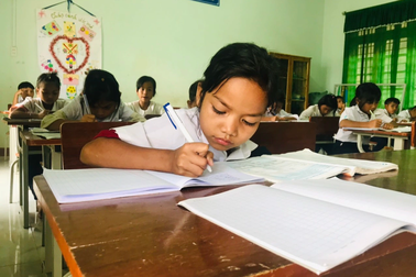 Hà Nội: Phụ huynh áp lực vì dự kiến tăng học phí gấp đôi