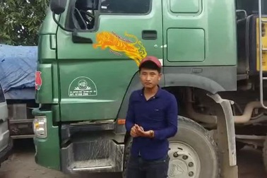 Tài xế xe tải khai bị tài xế xe cứu thương chém.