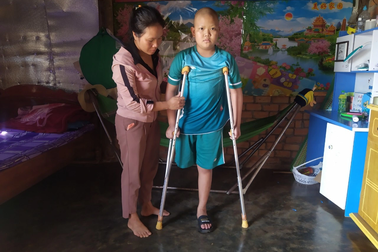 "Con chỉ ước được sống để vào học lớp 5"