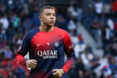 Mbappe cáo buộc PSG quấy rối đạo đức