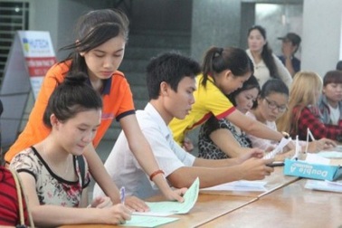 Tân sinh viên hoa mắt vì các khoản phí