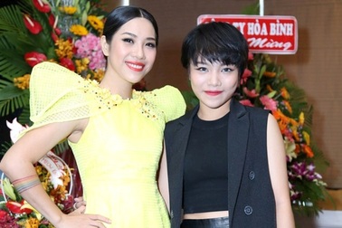 Quán quân - Á quân Giọng hát Việt 2013 thân thiết bên nhau