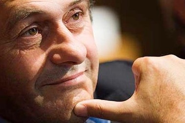 Chủ tịch UEFA Platini bất ngờ đột quỵ tại Nam Phi