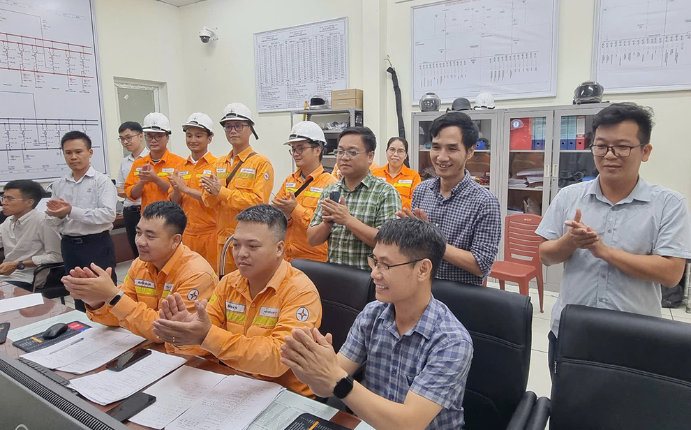 Đóng điện thành công Dự án trạm biến áp 500kV Vĩnh Yên và đường dây đấu nối - 1 Đóng điện thành công Dự án trạm biến áp 500kV Vĩnh Yên và đường dây đấu nối - 1